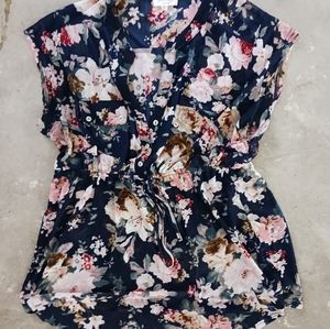 Maternity Floal Blouse. Size lg